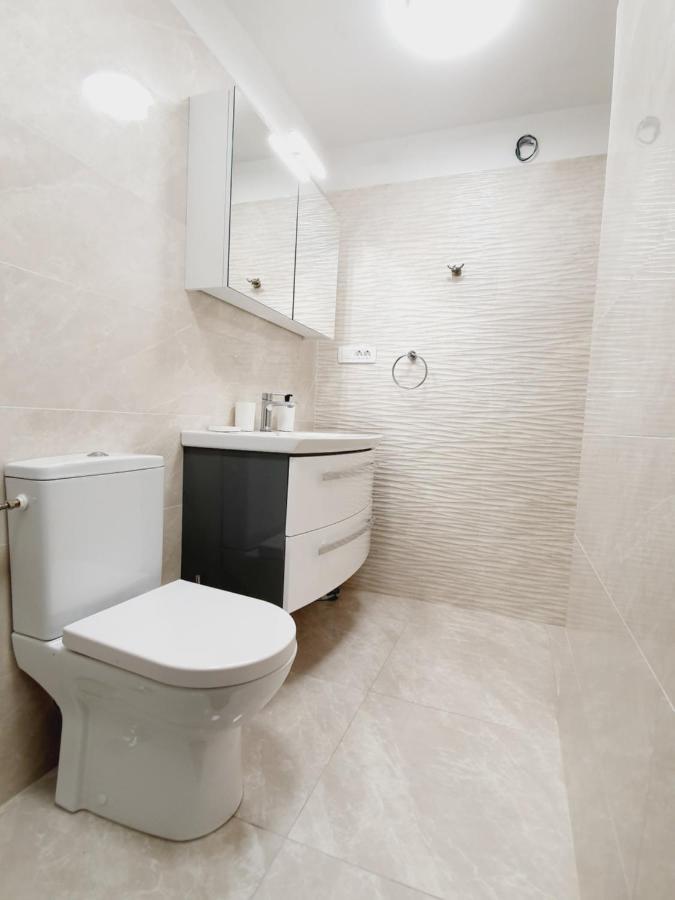 White House Apartments Дуги Рат Екстериор снимка
